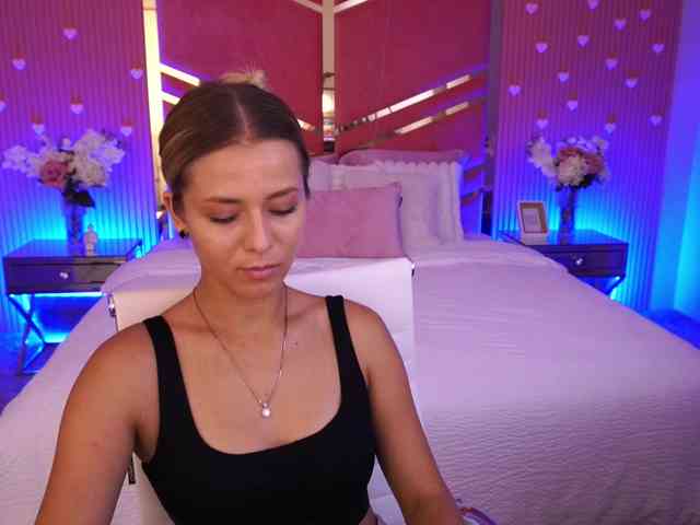 LoveeDove webcam