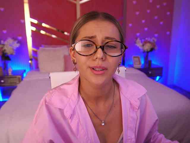 LoveeDove webcam