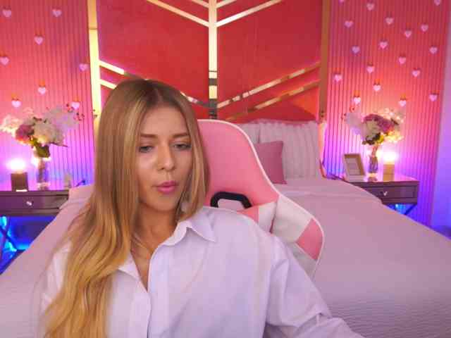 LoveeDove webcam
