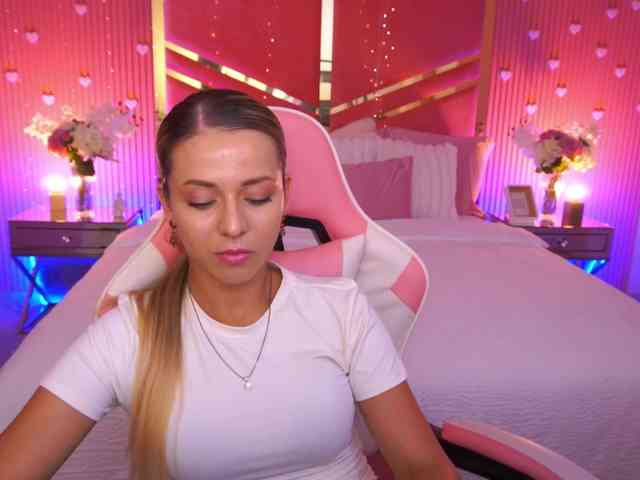 LoveeDove webcam