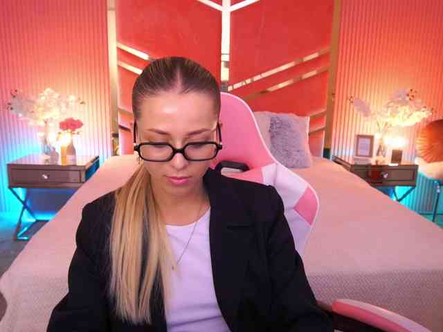 LoveeDove webcam