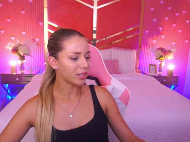 LoveeDove webcam