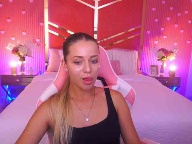 LoveeDove webcam