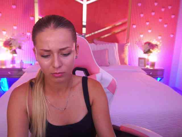 LoveeDove webcam