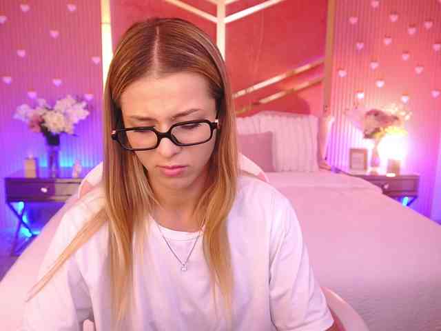 LoveeDove webcam
