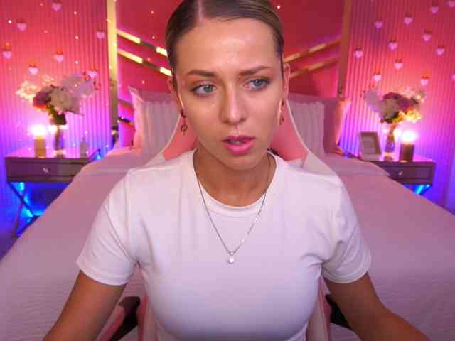 LoveeDove webcam