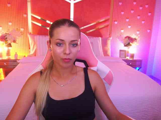 LoveeDove webcam