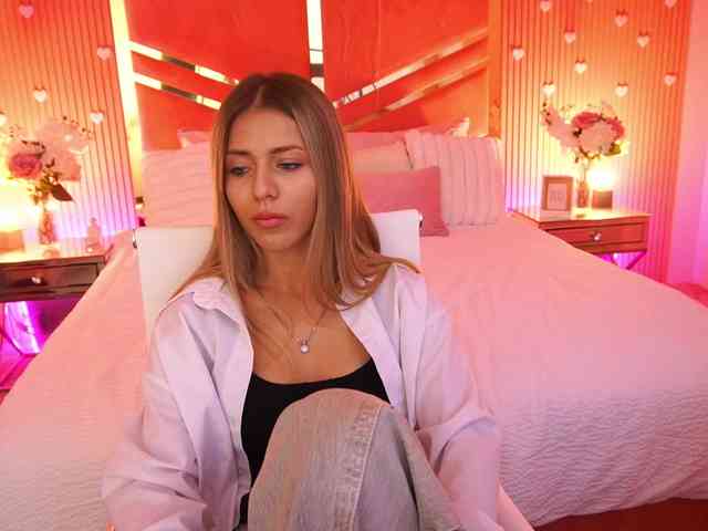 LoveeDove webcam