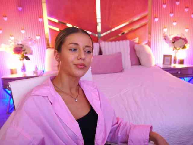 LoveeDove webcam