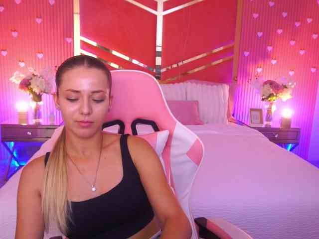 LoveeDove webcam