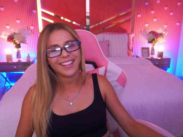 LoveeDove webcam
