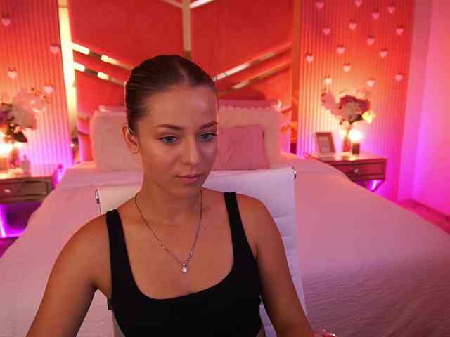 LoveeDove webcam