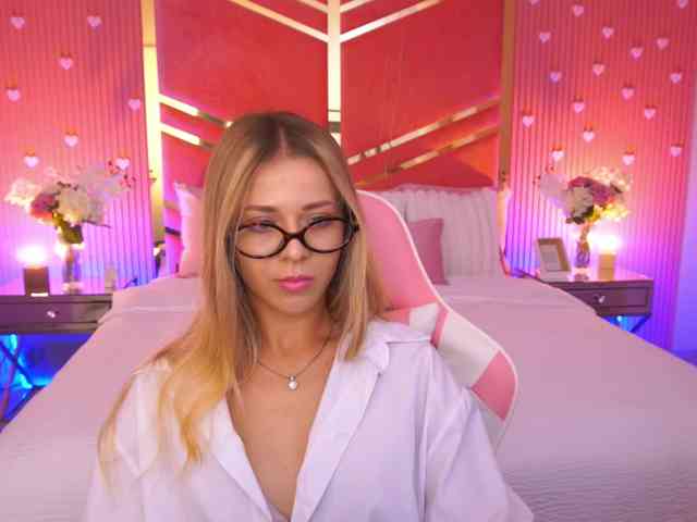 LoveeDove webcam