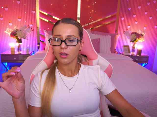 LoveeDove webcam