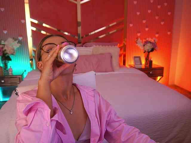 LoveeDove webcam