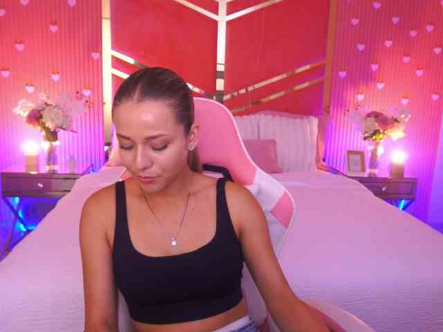 LoveeDove webcam