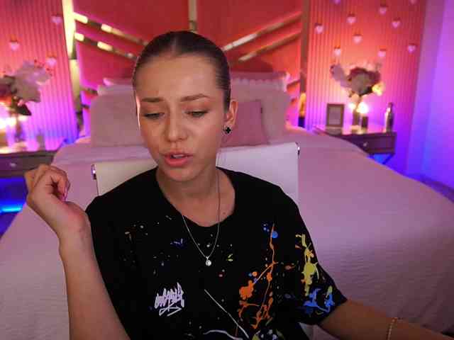 LoveeDove webcam