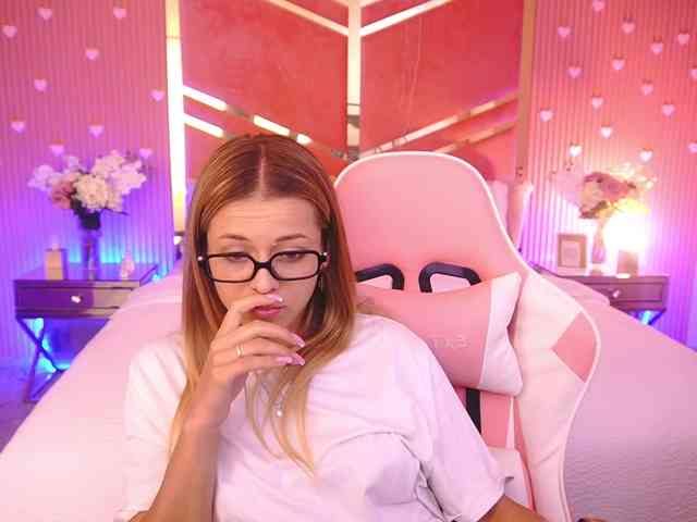 LoveeDove webcam