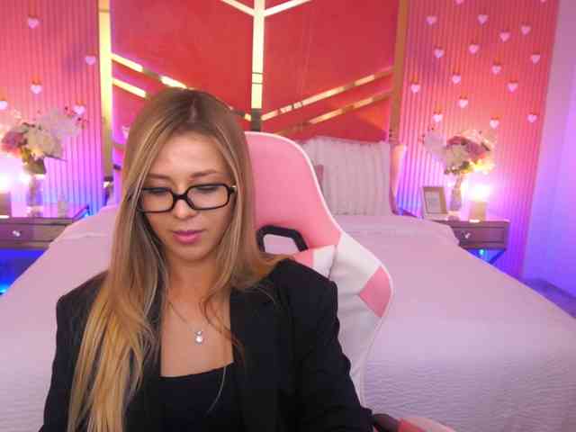 LoveeDove webcam