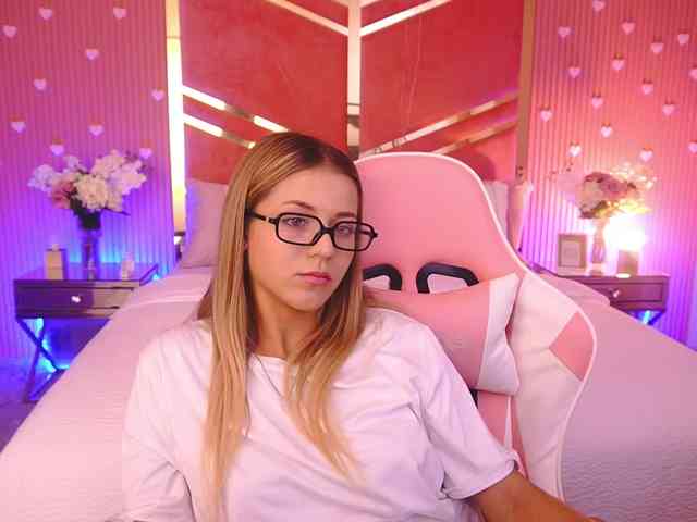 LoveeDove webcam