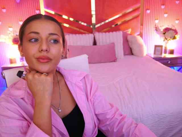 LoveeDove webcam