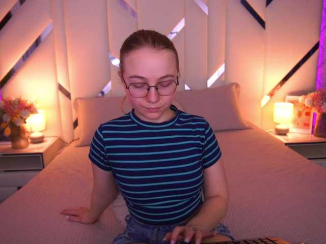 go to chat with ArrinaWairr