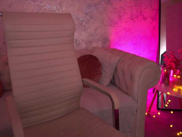 ArrinaWairr live cam on BongaCams