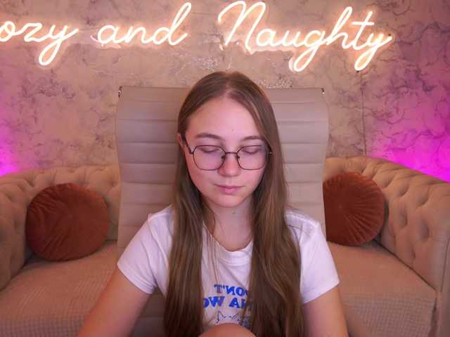 ArrinaWairr live cam on BongaCams
