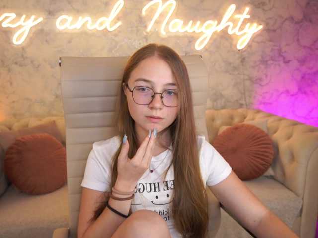 ArrinaWairr live cam on BongaCams