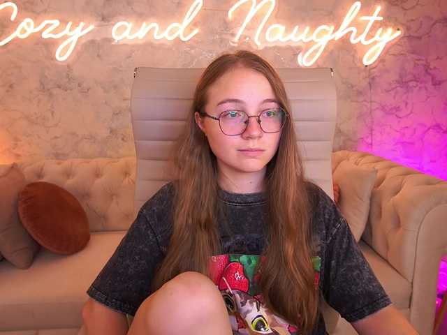 ArrinaWairr live cam on BongaCams