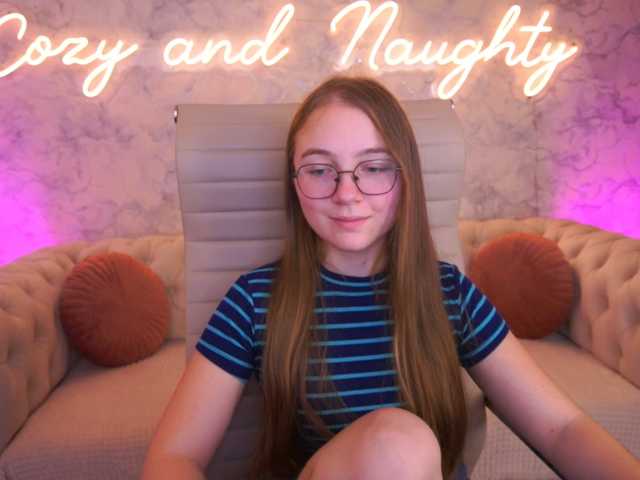 ArrinaWairr live cam on BongaCams