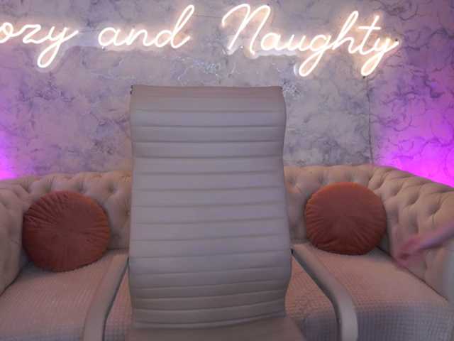 ArrinaWairr live cam on BongaCams