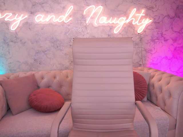ArrinaWairr live cam on BongaCams