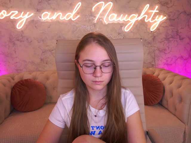 ArrinaWairr live cam on BongaCams