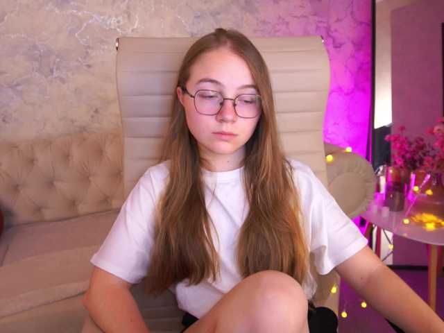 ArrinaWairr live cam on BongaCams
