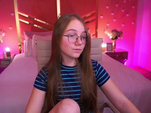ArrinaWairr live cam on BongaCams