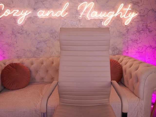 ArrinaWairr live cam on BongaCams