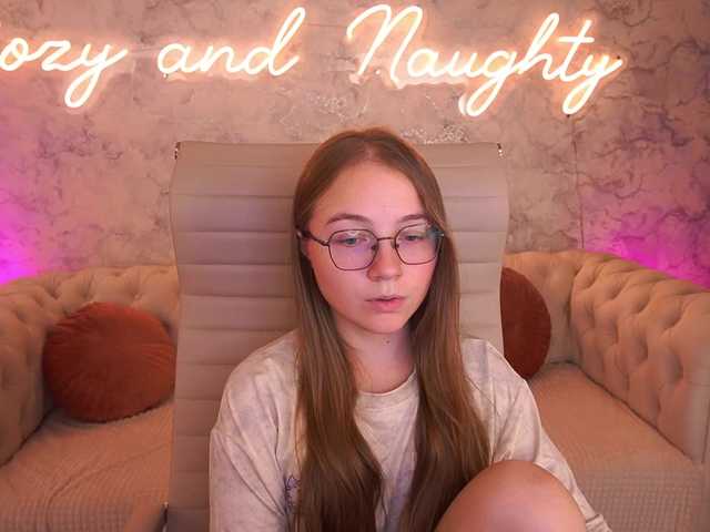 ArrinaWairr live cam on BongaCams