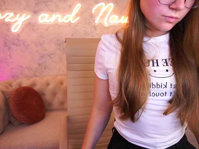 ArrinaWairr live cam on BongaCams