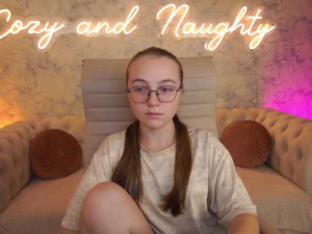 ArrinaWairr live cam on BongaCams