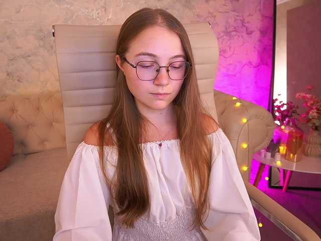 ArrinaWairr live cam on BongaCams