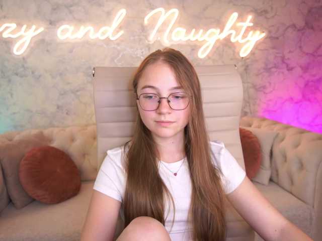 ArrinaWairr live webcam show