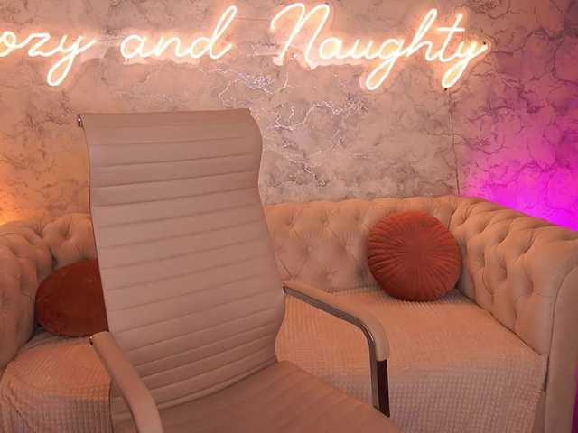 ArrinaWairr live cam on BongaCams