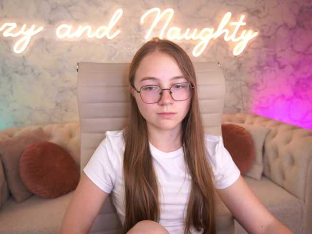 ArrinaWairr live webcam show