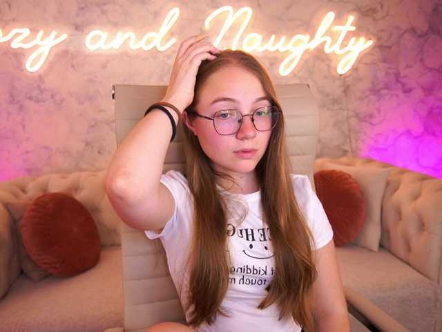 ArrinaWairr live cam on BongaCams