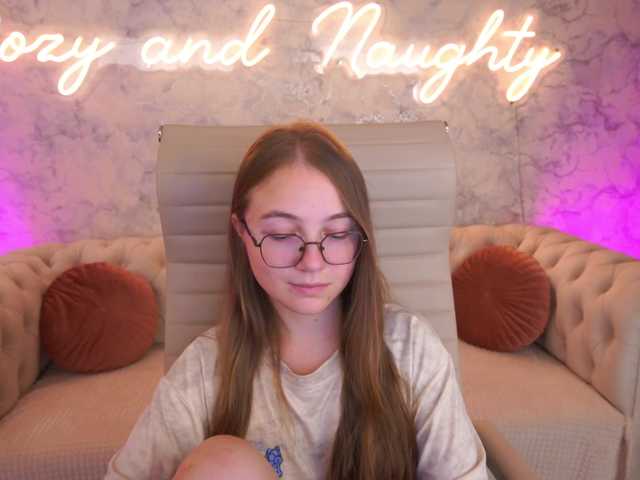 ArrinaWairr live cam on BongaCams