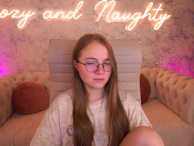 ArrinaWairr live cam on BongaCams