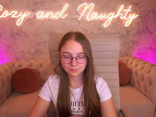 ArrinaWairr live cam on BongaCams