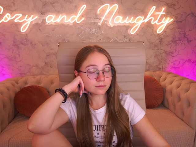 ArrinaWairr live cam on BongaCams