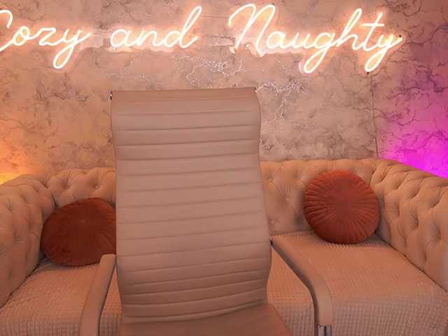 ArrinaWairr live cam on BongaCams